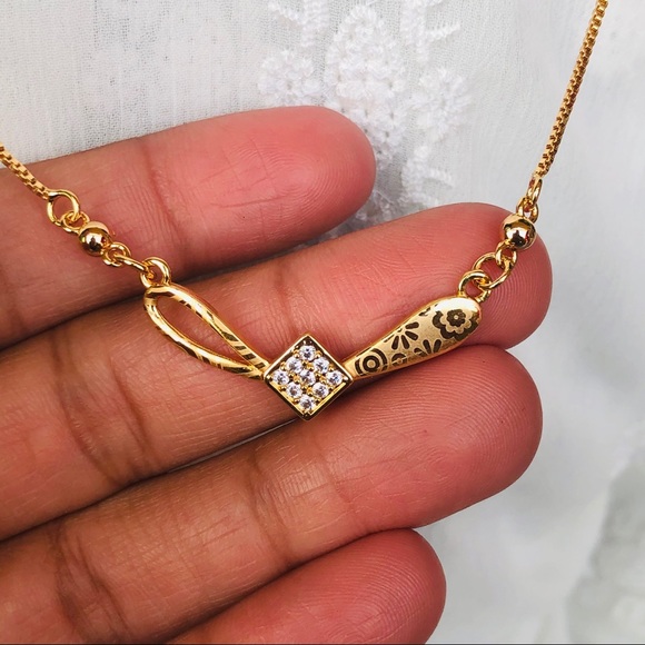 Golden necklace - Picture 2 of 4